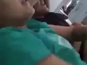 A Esguichar numa cen ...